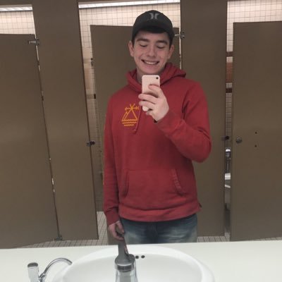 SVSU ΣΠ
Just a pasty prince living his best life