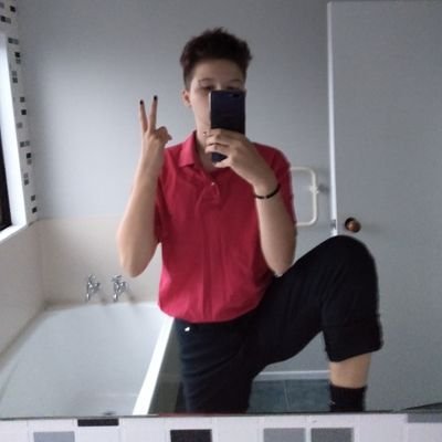 Allexiiir's profile picture. 