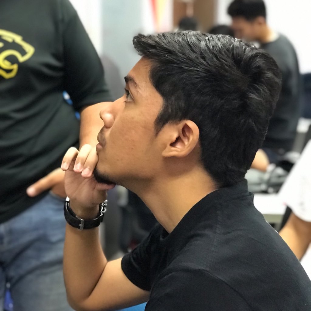 _adxbb's profile picture. 