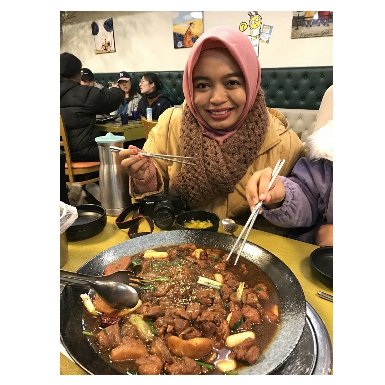 No matter how poor you think you are. If you have a loving family you have everything ..
line id : novrida13
instagram : novridazahro