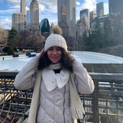 Luuusiernaga's profile picture. Viajo para cambiar, no de lugar, sino de ideas. 🌍