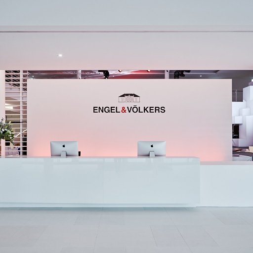 Engel & Völkers is the real estate company of choice by selling the finest real estate worldwide.
Established in Hamburg, Germany, in 1977