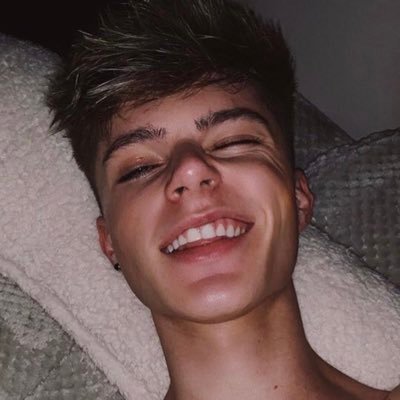 hrvyssmjle's profile picture. “Sometimes you gotta remember, everyone wasn’t raised like you” •Fan Account/21🇺🇸