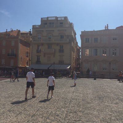 carolinelou22's profile picture. 