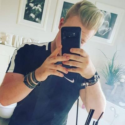 Hey Leute schaut doch mal auf meinen Twitch Kanal Vorbei und lasst ein kleinen follow da! https://t.co/r1C0dCk3uv Twitch afliant