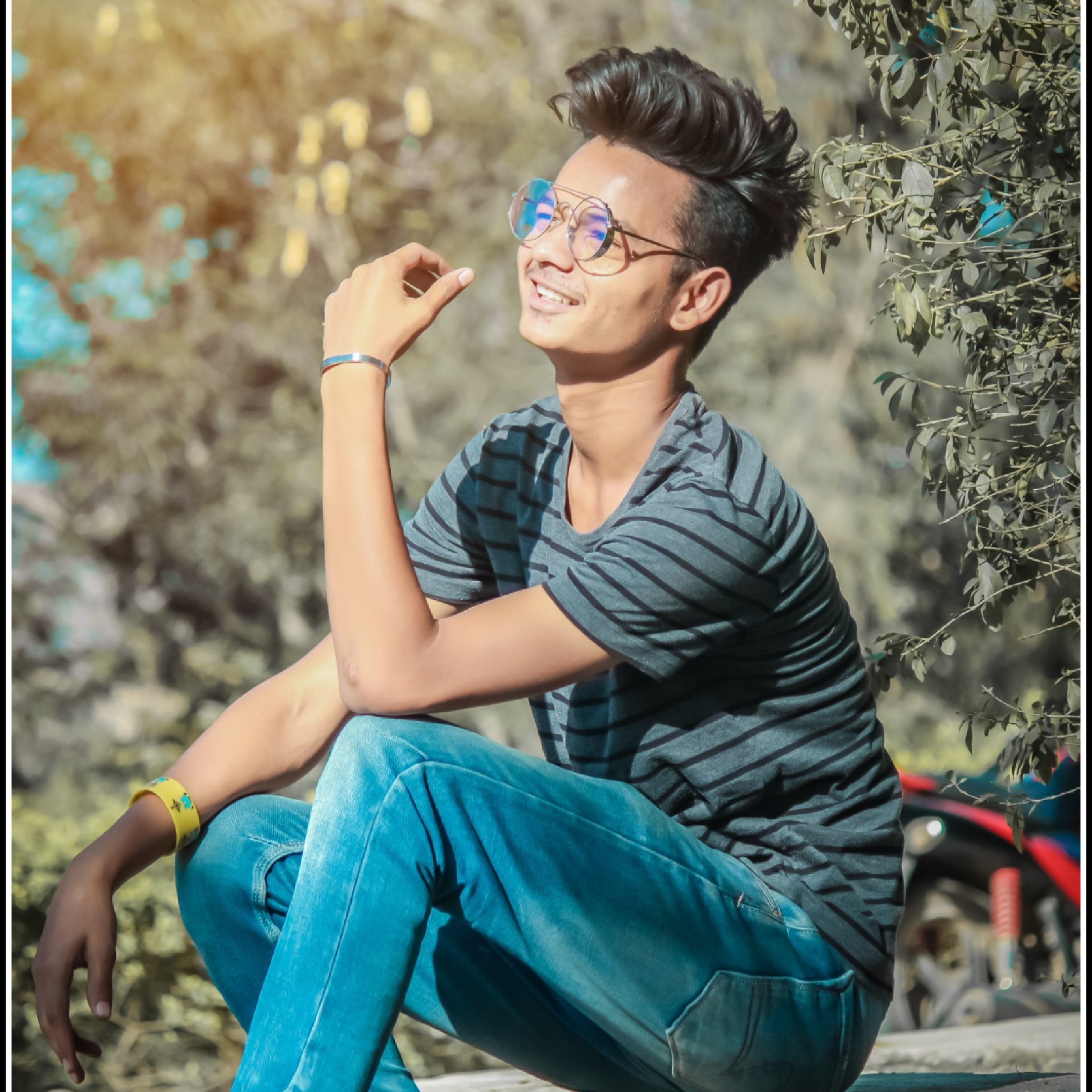 KewareRohit's profile picture. I am ⓟⓗⓞⓣⓞⓖⓡⓐⓟⓗⓔⓡ
Camera lover 🅲🅰🅽🅽🅾🅽 7🅳
No-8̾ 9̾ 5̾ 6̾ 7̾ 2̾ 0̾ 3̾ 2̾ 1̾
Want to do famous photographer 
i am from pune