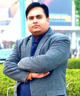 एक पत्रकार हु सच दिखाना चाहता हु और दुनिया से सीखना चाहता हु