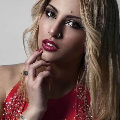 🎤 Cantante Orquesta Compostela 🌟Recanteira en Recantos (LUAR), da Terra Chá (2019)