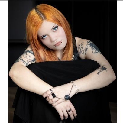 ZBaphomette's profile picture. French writer 👓📚📖/Goth & Alt grrl💀/Pagan way 🔮/Weirdo 🎪🎭🃏