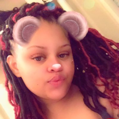 Mother of a 5yr old 🥰 TAURUS 💅🏽 very friendly looking to make new friends 😔😋