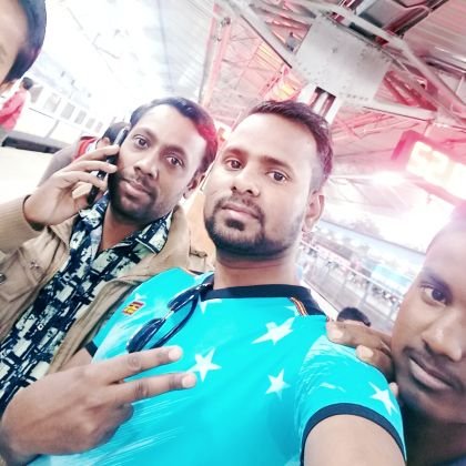 हे मा भारती इतना आशिर्वाद बनाये रखना, अगर मै मरू तो कफन मे🇳🇪और हिन्दुस्तान की मिट्टी नशीब हो,
Radhe Engineer हिन्दूवादी