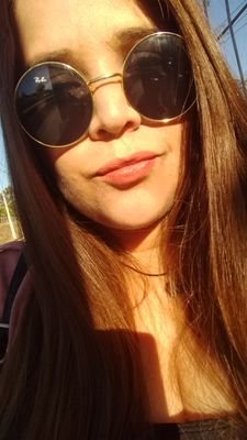 Educadora de Párvulos.👩🏫
Me gusta hablar weás 🤬🙈
Ver series 🤓, escuchar música🎶...
La piscola🥃 y comer..🌮🌯🍿.
Básicamente soy una persona normal. 👩