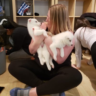 People hiring person @lever. Past @twg, @CrowdRiff, @TD, and @Procom. East coaster in Toronto found playing with puppies, talking to strangers, or eating pizza.
