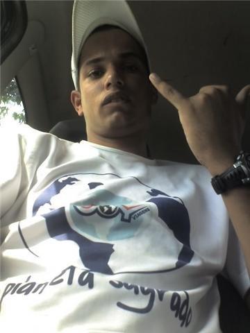 SOU UMA PESSOA  ALEGRE E  AMA VIVER A VIDA...VIVENDO A VIDA NO ULTIMO VOLUME