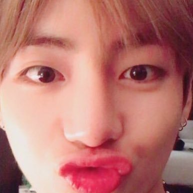v__j02's profile picture. ' 03 【 @bts_twt 】 テテよりのおるペン🐯💜