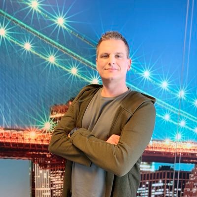 elwinekker's profile picture. 