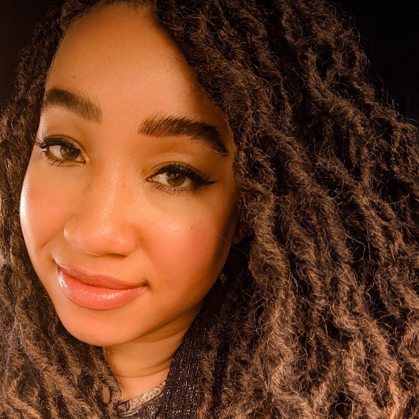 Alex_Presenter's profile picture. UK Based American Presenter & VO Artist