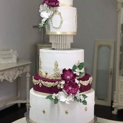 JulianaMadare's profile picture. Let us make your day even more special with our beautiful and delicious cakes😋

We are located at No 26 Sibweni road. Northmead. Lusaka. 

Call : +260978817493