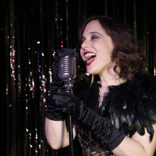 Vintage singer performing swinging numbers and heartfelt ballads from the 20s-50s. Weddings, celebrations, shindigs! Also voiceover artist https://t.co/7KJb7MeUPN