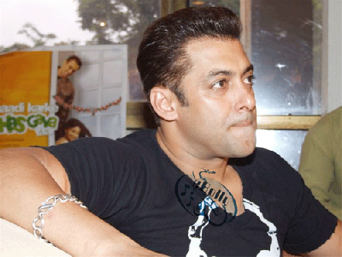 hi,
  friends i am salman khan...