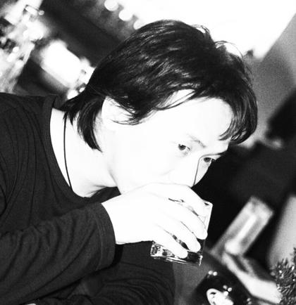 theflaircass's profile picture. 97' 세계 바텐더 대회 우승(in London) 더플래어 창업 골드 쉐이크 컵 세계 바텐더 대회 위원장 (현 재) (주)파티를 만드는 사람들 대표이사(거의 매일 출근) 더플래어 서초점 점장 겸임(매일 밤)