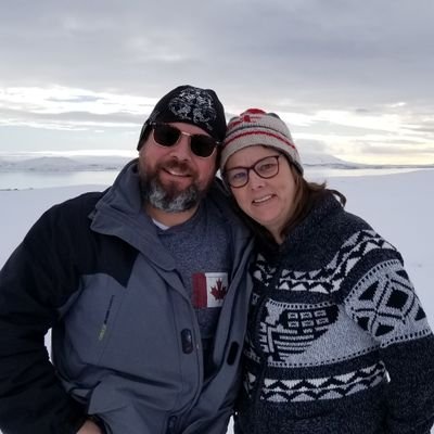 Educational Assistant, wife and hockey mom of 2 kids! Live every day as if it were going to be your last!