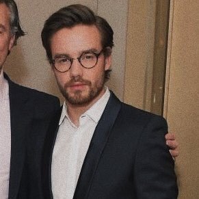 lanaaasartx's profile picture. trying so hard not to cry