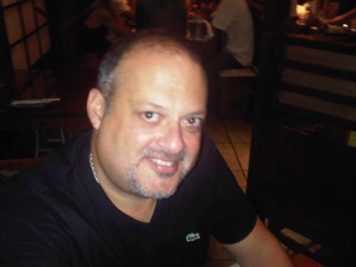 guidoflavio's profile picture. Esposo, Abuelo de 7 .Perennial , Tendedor de puentes, Poeta,Runner con Guata. En mi otra vida fui mago , Mi abuelo era todero