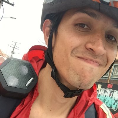 🚴🐈🎶⚽🇲🇨 Profesión: felizmente Bogotano, seguidor del Club Independiente Santa Fe. Amante de la bicicleta, la comida y de viajar