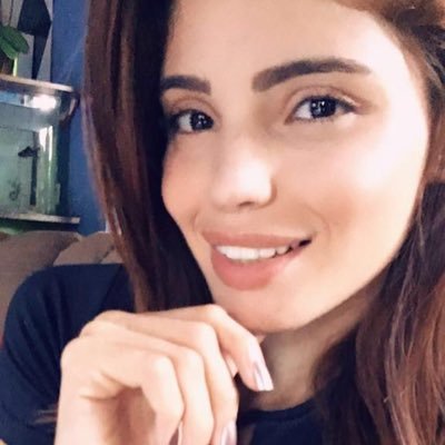 CollingVitoria's profile picture. Viver não é esperar a tempestade passar! É saber dançar na chuva 😏