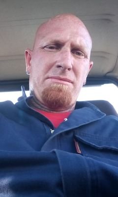 Petrus90606428's profile picture. Ek is wit man 36 whatsap 065 587 4514
Mal oor sex en kamp en kuier