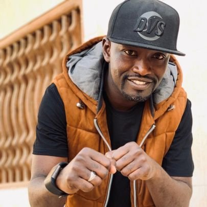 artiste rappeur compositeur sur le le groupe MBONG NDONG RECORDS