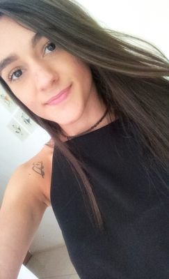 22
Venezolana.