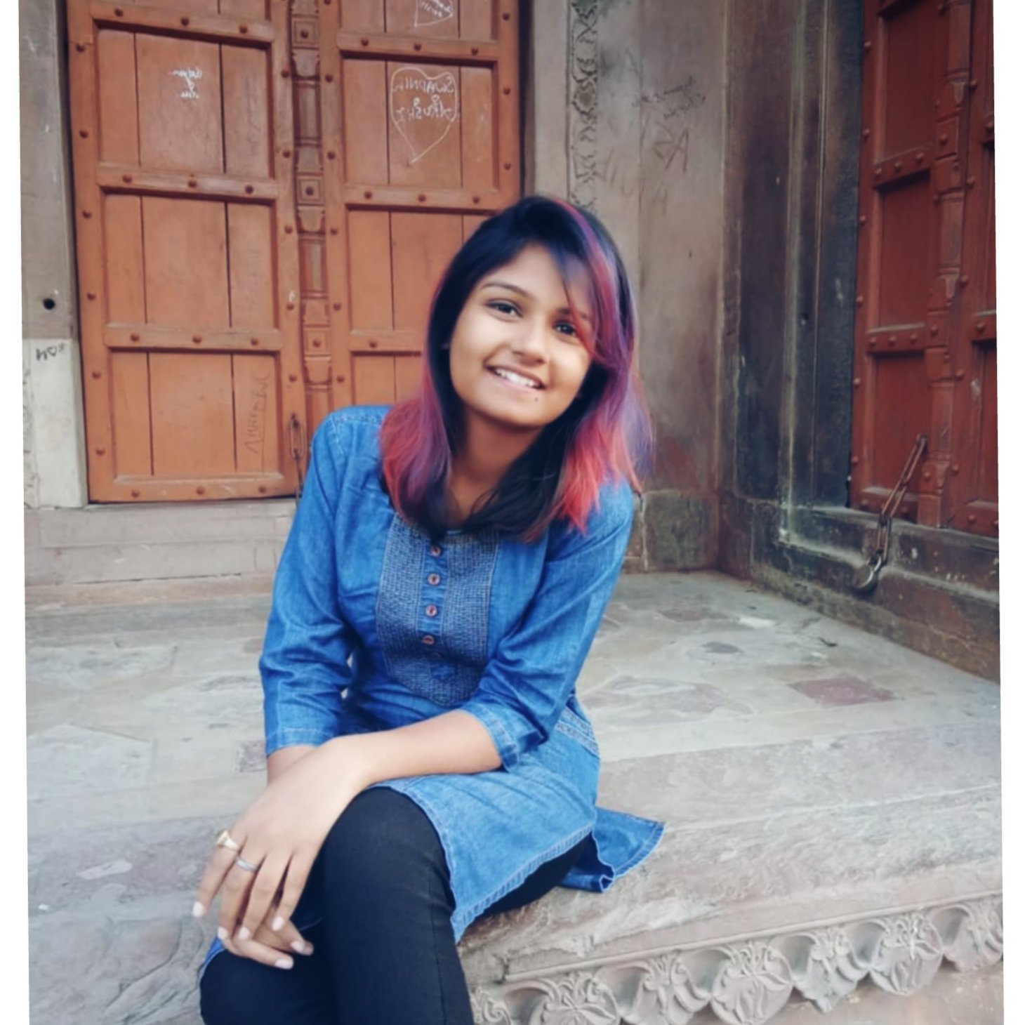 _simmie__'s profile picture. She's a cup of strong black coffee in a world that is drunk on the cheap wine of shallow love.✨