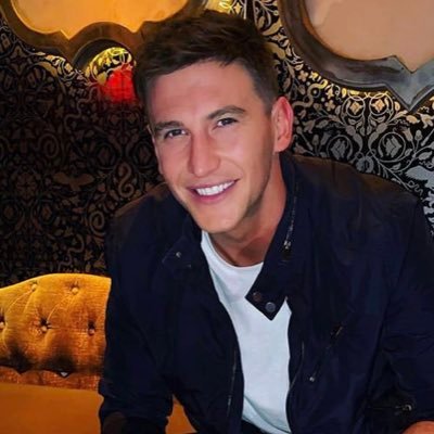 Fans supporting Colorado cutie Blake Horstmann 🐴 Bachelorette 14 🌹 He loves hard ❤️ rocks the bow tie & we’re here for it 🙋♀️ #foreverteamblake