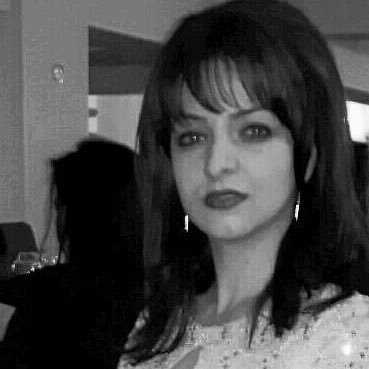 Annemarieperri5's profile picture. Joli Petit chaperon rouge cherche compagnon de route pour traverser les sentiers et les forêts de la vie. Pique-nique tiré du panier si entente. Grands méchants