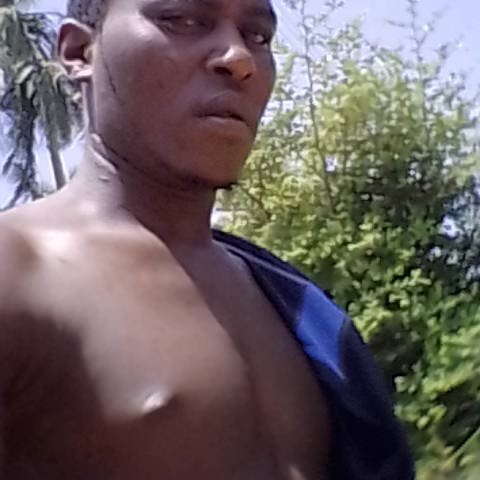 NaanyuSimcard's profile picture. Dancing