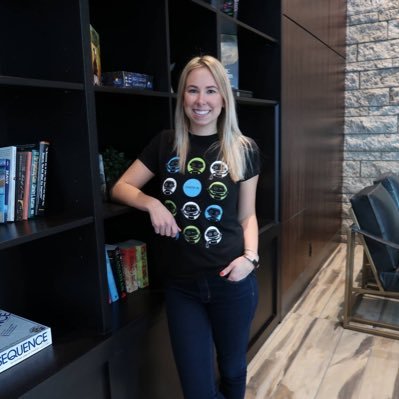 Senior Marketing Specialist at @thechataHQ.
A few of my favourite things: 🇨🇦 • ✈️ • 🐕 • 📷 • ☀️• 🌻