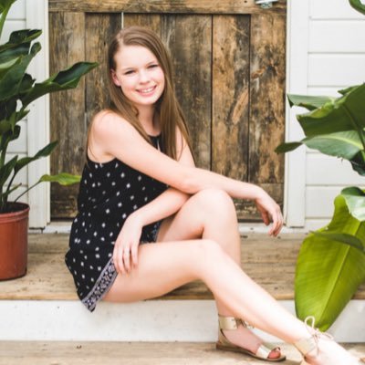UNL, Class of ‘23 Journalism and Advertising/Public Relations | Christ, Family, F•R•I•E•N•D•S, Food, Sleep (in that order) |Joshua 1:9
