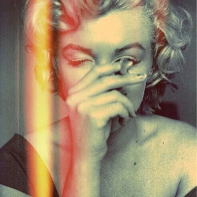 CoubertJeane's profile picture. She’s is a Killer Queen...🎶✈️ “Todo laberinto tiene su Minotauro” -TSEI #trilingual 🇬🇧🇩🇪🇮🇹#photographer #dancer #animator