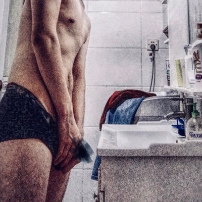 W1ND2020's profile picture. 骚不骚不重要 
重要是你喜欢 
记录发骚的另一个自己 
小恶魔👿 
偶尔出出内内！
V：happier-man