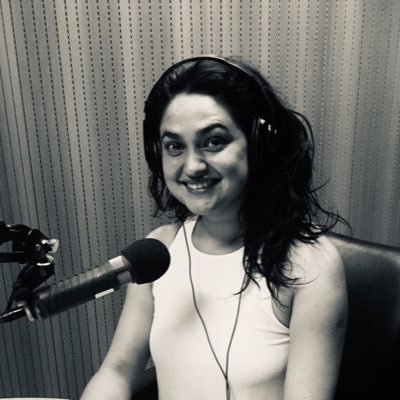 Licencia en Comunicaciones Periodista Radio USACH La Makinita Artista Escénica