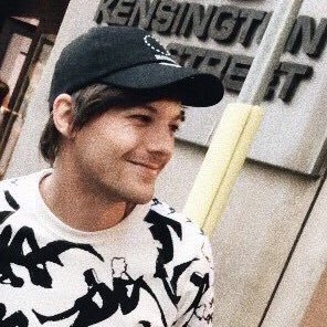 heartlxnson's profile picture. 𝒹𝒶𝓇𝓁𝒾𝓃𝑔, 𝒿𝓊𝓈𝓉 𝒽𝑜𝓁𝒹 𝑜𝓃