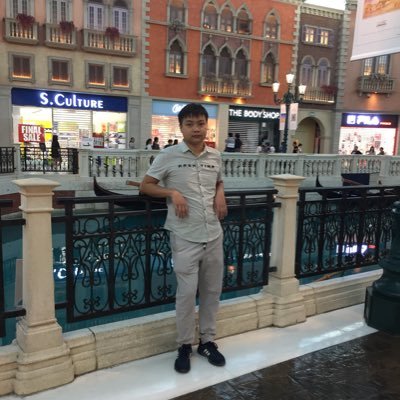 adIZTokR7om7smY's profile picture. 心若向阳，何惧忧伤！。                                        wechat:qiuxiangyang6839