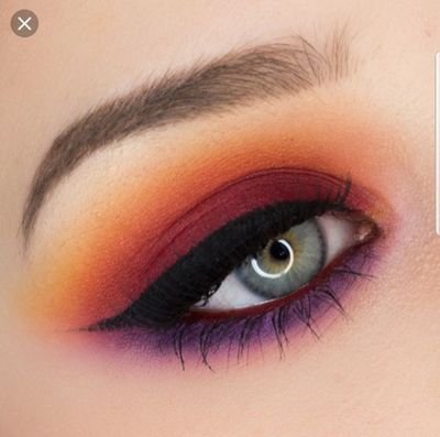 Looking for makeup models with new pallets and fresh faces.