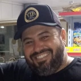 Bacharel em Administração
MBA em Marketing de vendas
Especialista em gestão de pessoas
Leader Training
Presidente COMAD
Vice presidente AAB
CATEQUISTA