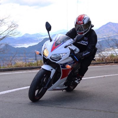 Yuki とりころーるcbr Ff外から失礼します 僕も２回ほど同じ経験があります Cbr250r の後期は振動でニュートラルスイッチが接触不良を起こしてエンストすることがあるらしいです これが原因か分かりませんがｍ ｍ