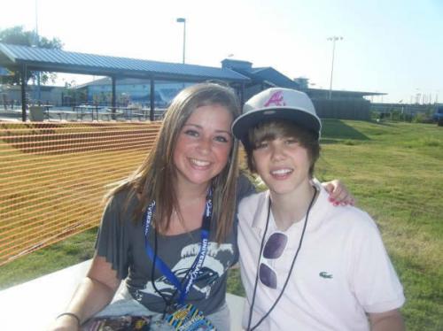 Biggest Bieber Fan Going.. Follow Me For Bieber FACTS AND News. Jess'Jess