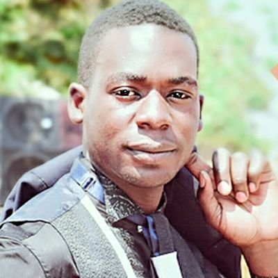 Placide Tsheleka est un informaticien talentueux, diplômé universitaire, né à Lubumbashi, a montré un grand intérêt pour les nouvelles technologies et l’infor