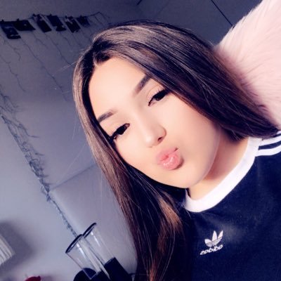 makelemonade0's profile picture. when life gives you lemons make lemonade🍋 I’m not like other girls. I listen to 80 R’B and oh btw, I speak Spanish 🥰